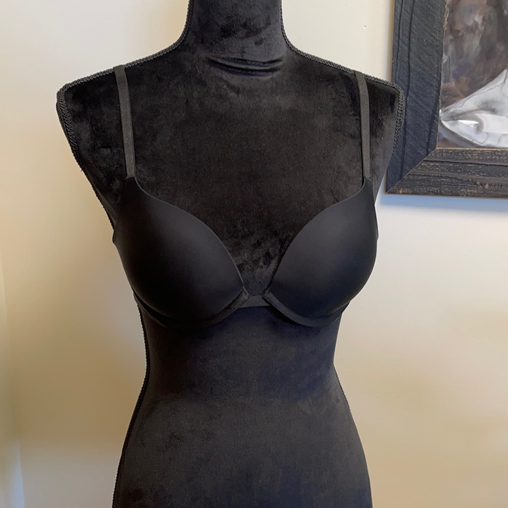NWT Black Victoria Secret Bra 34 B